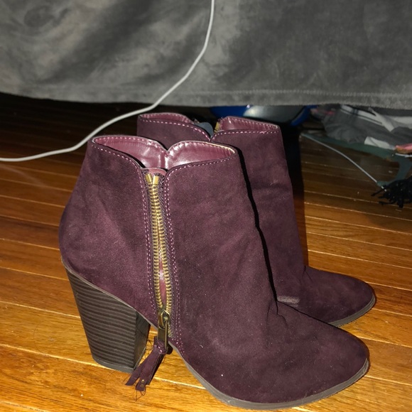 Charlotte Russe Shoes - velvet booties ⭐️